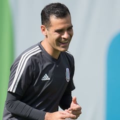 Javier Aguirre: “Rafael Márquez es básico en el día a día”