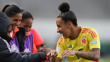 AMDEP8890. QUITO (ECUADOR), 22/07/2025.- Wendy Bonilla de Colombia celebra un gol este martes, en un partido de la fase de grupos de la Copa América Femenina entre Colombia y Bolivia en el estadio Gonzalo Pozo Ripalda en Quito (Ecuador). EFE/ José Jácome