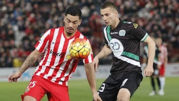 La U le gana a Colo Colo y se queda con Lorenzo Reyes