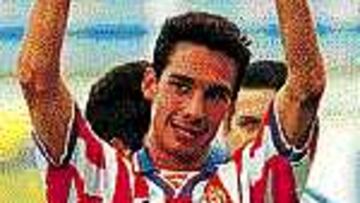 PIEZA CLAVE. Pablo Amo es una pieza clave en el esquema del Sporting.