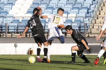 Real Madrid Castilla 1-0 SS de los Reyes | Rodrygo inició la jugada por la izquierda, soportó un golpe y logró crear la acción necesaria para que Reinier prolongase con una delicatessen de tacón para Fidalgo, que marcó con calidad. 