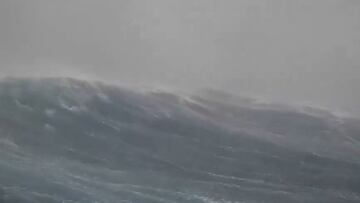 Inside Hurricane Milton: drone records 279 ft waves and 34 m/s winds
