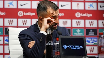 Diego Martínez se despidió entre lágrimas del Granada.