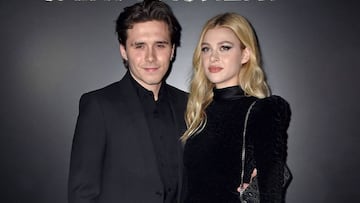 Brooklyn Beckham y Nicola Peltz en el show de Saint Laurent del Paris Fashion Week, Francia. Febrero 25, 2020. 