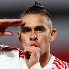 Borré y Carrascal marcan y River es primero del grupo D