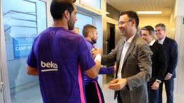 CON BRAVO. Bartomeu aprovechó la mañana para saludar.