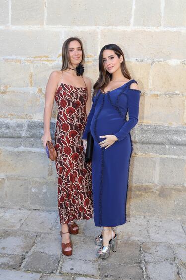 Maria Pombo y Maria Frubies en la boda de Carlos Ezpeleta y Lidia Acín en la Catedral de Jerez a 19 de Noviembre de 2022 en Jerez de la Frontera (España).