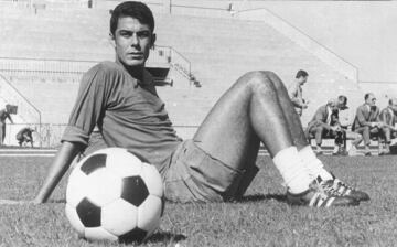 Apodado 'El Mariscal' fue otro de los pilares indiscutibles de la generaci車n dorada del club. Desde el centro del campo, su privilegiada cabeza para el f迆tbol y una deliciosa visi車n de juego convert赤an en pura poes赤a sus desplazamientos de bal車n. El 9 de marzo se cumplir芍n 50 a?os de su fallecimiento a los 28 a?os, v赤ctima de un c芍ncer. Gran Canaria entera le rindi車 homenaje. Incluso el Atl谷tico de Madrid luci車 brazaletes negros en un partido europeo ante el Legia Varsovia por su fallecimiento.