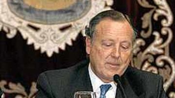 <b>DETALLES.</b> Álvarez del Manzano dio ayer nuevas explicaciones.