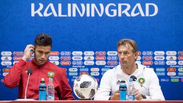 Munir Mohamadi Y Hervé Renard durante una conferencia de prensa.