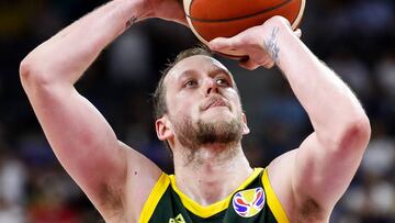 Troleo de Joe Ingles a un skater al que enganchó orinando en la puerta de su casa