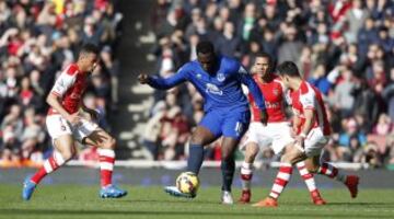 Arsenal se mete en la lucha por el segundo lugar de la Premier League.