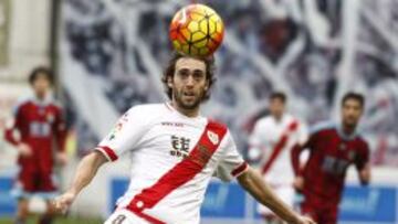 Raúl Baena, en acción durante el Rayo Vallecano-Real Sociedad.