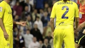 <b>CRISPACIÓN. </b>El colegiado Muñiz Fernández acabó siendo determinante para que el Villarreal no se alzara con la primera posición.