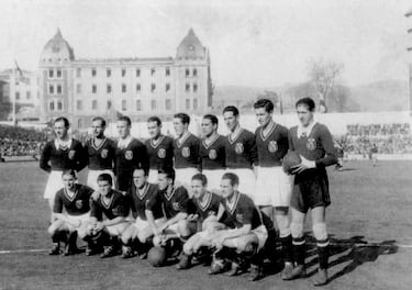 Equipación de la Selección Española entre 1939 y 1945. Partido entre España y Portugal.