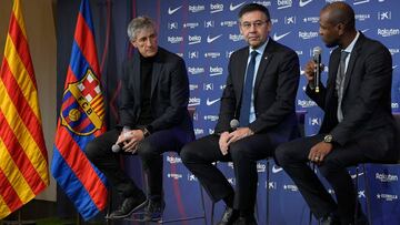 Quique Seti&eacute;n, junto al presidente Bartomeu y Eric Abidal, el d&iacute;a de su presentaci&oacute;n.