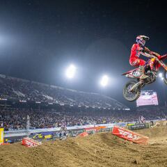 Prado no se baja del ‘top-10′ y se queda una semana más en EE UU