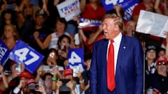 Who was the shooter who fired shots at the Trump golf course? What gun did they use?