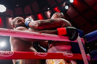 Tras la pelea, Miller explicó que había perdido el pelo dos días antes por usar accidentalmente un producto con amoníaco que encontró en la casa de su madre.