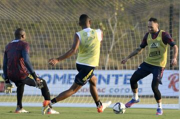 La Selección Colombia entrenó con grupo completo en Barranquilla de cara al partido ante Perú por Eliminatorias rumbo a Qatar 2022.