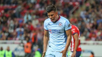 Ángel Sepúlveda se lamenta después de un error con Cruz Azul.