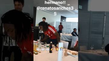 Vidal grabó la celebración de cumpleaños a Renato Sanches