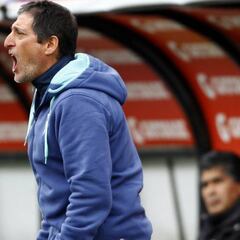 Mario Salas expresó su molestia por las ausencias de Vargas