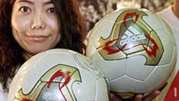 PRESENTACIÓN OFICIAL. Este es el Balón con el que se va a disputar el Mundial 2002.