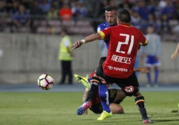 Futbol, Universidad de Chile vs Union Española
Séptima fecha, campeonato de Clausura 2016/17
El jugador de Universidad de Chile  Sebastian Ubilla, marca  gol  contra  Union Española durante el partido de primera division disputado en el estadio Nacional de Santiago, Chile.
19/03/2017
Ramon Monroy/Photosport
*************

Football, Universidad de Chile vs Union Española
7th date, Clousure Championship 2016/17
Universidad de Chile's,  Sebastian Ubilla,left right center, celebrates his gol against Universidad de Chile, during the first division football match at the Nacional stadium in Santiago, Chile.
19/03/2017
Ramon Monroy/Photosport