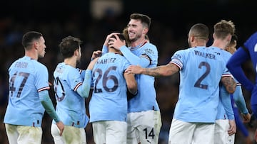 Manchester (United Kingdom), 08/01/2023.- Manchester City's Riyad Mahrez celebrates with teammates after scoring the 4-0 during the FA Cup third round match between Manchester City and Chelsea FC in Manchester, Britain, 08 January 2023. (Reino Unido) EFE/EPA/Adam Vaughan EDITORIAL USE ONLY. No use with unauthorized audio, video, data, fixture lists, club/league logos or 'live' services. Online in-match use limited to 120 images, no video emulation. No use in betting, games or single club/league/player publications