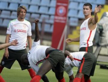 Cristiano Ronaldo durante en entrenamiento antes del partido contra Armenia.