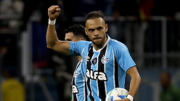 Braithwaite brilla en Porto Alegre