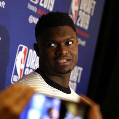 La antigua agencia de Zion le demanda: ¡le piden 100 millones!