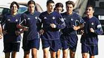 <B>CAMBIOS</B>. La baja de Ito y Calado (los dos últimos a la derecha) obligará a Juande Ramos a decidirse entre Gudjonsson y Cañas.