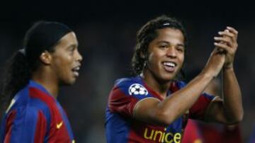 Giovani Dos Santos debutó en Champions con el Barcelona en la temporada 2007-2008 en un partido contra el Olympique de Lyon.