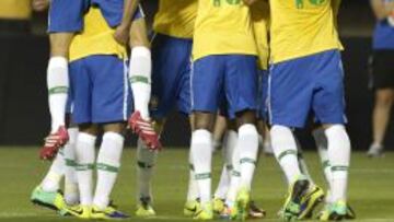Los jugadores brasileños celebran uno de los goles que marcaron ante Honduras.