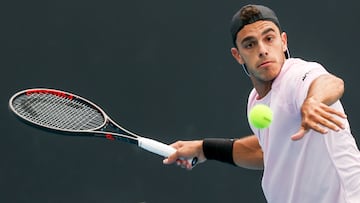 Melbourne (Australia), 16/01/2023.- Francisco Cerundolo of Argentina in action against Guido Pella of Argentina during a Men's Singles 1st Round match on Day 1 of the 2023 Australian Open tennis tournament at Melbourne Park in Melbourne, Australia, 16 January 2023. (Tenis, Abierto) EFE/EPA/FAZRY ISMAIL
