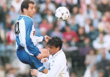 Francisco salta ante Luis Enrique en un Real Madrid-Espanyol.