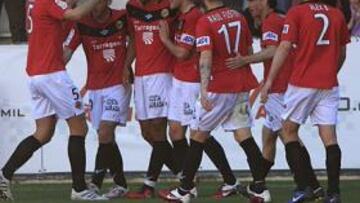 <b>VICTORIA. </b>El Nàstic consiguió ayer un sufrido triunfo ante su afición.
