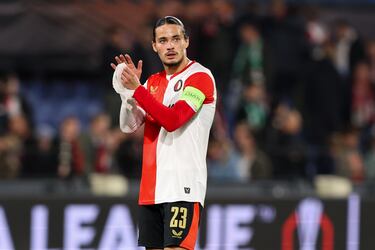 Anis Hadj Moussa juega como Extremo Derecho. Su estilo de juego se caracteriza por ser muy ofensivo, habilidoso y con tendencia al regate, siendo esta última una de sus mayores fortalezas. Se le ha comparado con su compatriota, Riyad Mahrez.