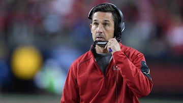 En tan solo tres campa&ntilde;as Shanahan tom&oacute; el proyecto de San Francisco, que vagaba a la deriva, y los llev&oacute; al Super Bowl LIV, donde los vencieron los Chiefs.