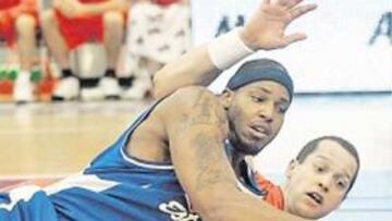 <b>PELEÓ Y ANOTÓ. </b>McDonald se aprovechó del gran día de sus bases.