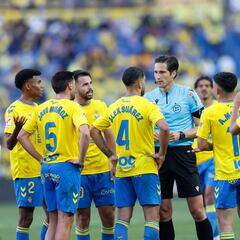 La baja del coloso Álex Suárez alimenta el debate