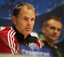 Frank de Boer: "Balotelli es como Messi: decide partidos"