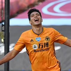 Raúl Jiménez superó récord de goles en Premier del 'Chicharito'