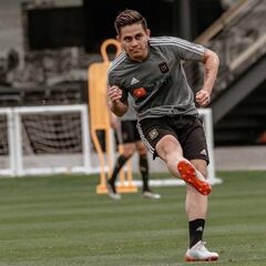 Rodolfo Zelaya revela por qué salió de cambio en juego de LAFC
