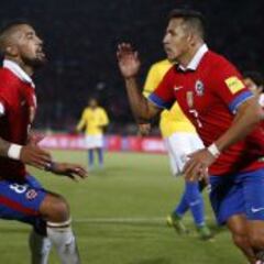 El físico de Vidal y Alexis aguantó y estarán ante Perú