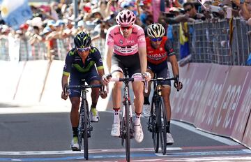 Dumoulin líder de la carrera seguido de Nairo Quintana y Nibali 