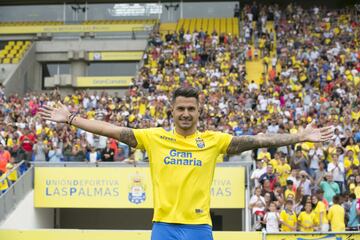 La presentación de Vitolo con Las Palmas, en imágenes