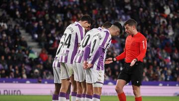 23/02/24 PARTIDO SEGUNDA DIVISION
VALLADOLID - OVIEDO
FALTA DIRECTA BARRERA ARBITRO AVALOS BARRERA